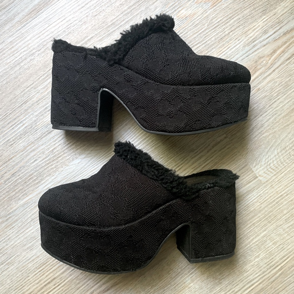 LARROUDÉ CLOGS